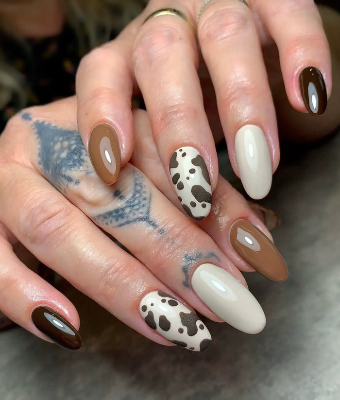 Warm mocha, latte, and caramel gel nails 